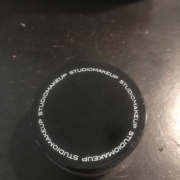 Naked Cosmetics Highlighter & StudioMakeup Blush - Picture 4 of 4